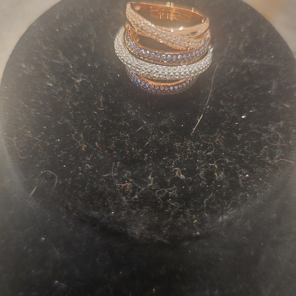 21kgp Dubai Jewelry Elegant Rose Gold and Silver Tone Ring Set - Picture 8 of 11